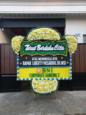 Papan Bunga Duka di Penujak