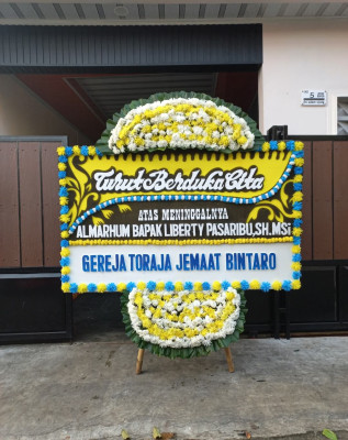 Papan Bunga Duka di Penujak