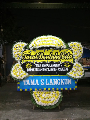 Papan Bunga Duka di Penujak